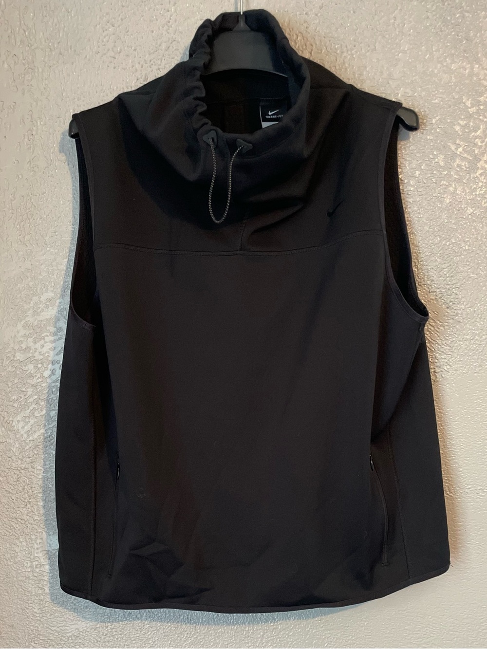 Nike Women’s Black Sleeveless Funnel Neck Pullover